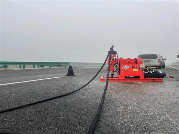 富文镇马路路基路面开裂下沉注浆加固灌浆